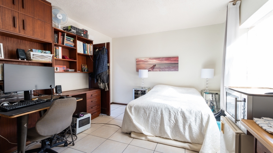 5 Bedroom Property for Sale in Uniepark Western Cape